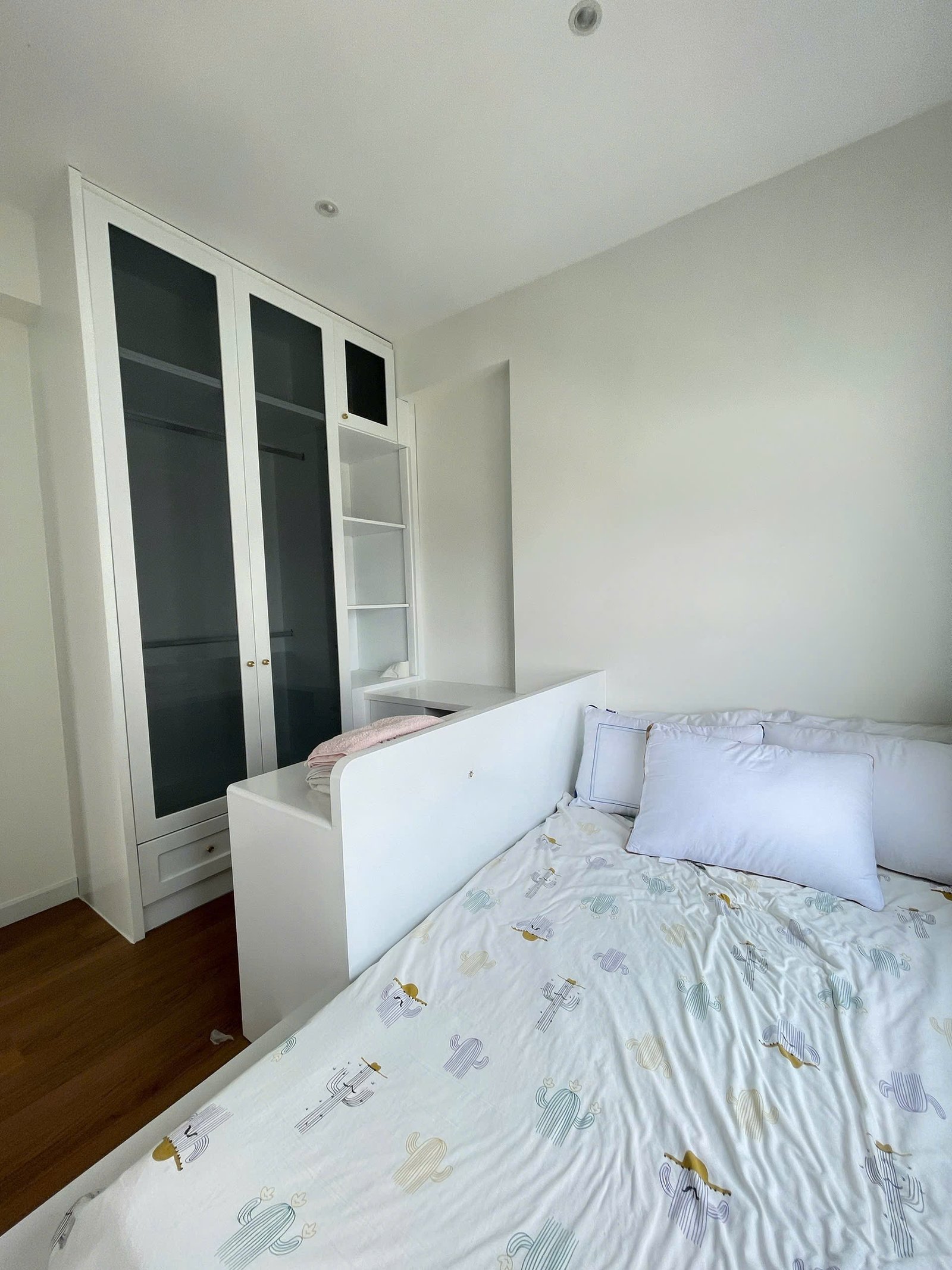 z7865978445302_318700dae868fd3cbc817c292a0ccbcb Masteri Thao Đien / 3BR / $1,700