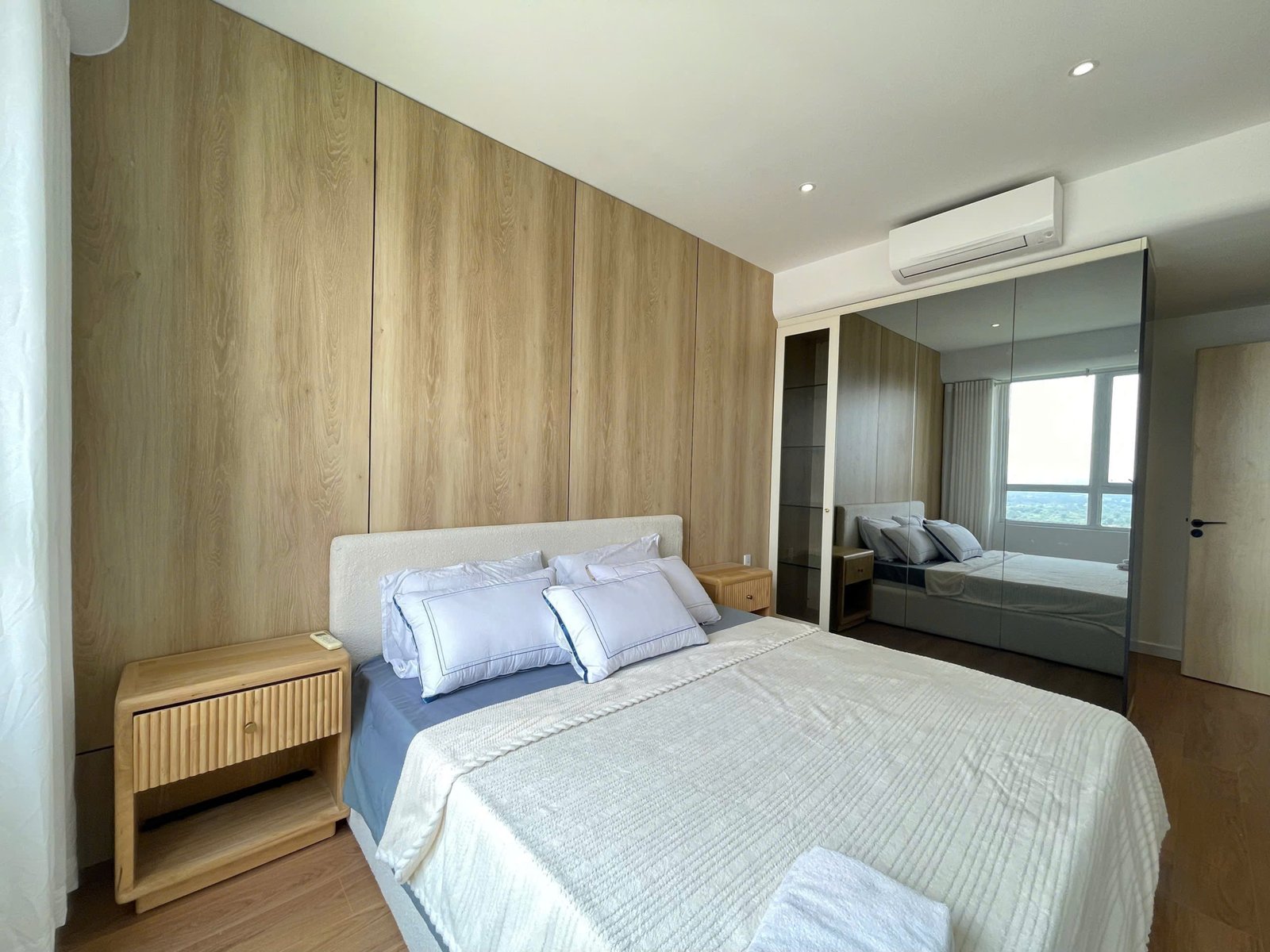 z7865978446442_1605914e338f60dfea604744d14ca6e7 Masteri Thao Đien / 3BR / $1,700